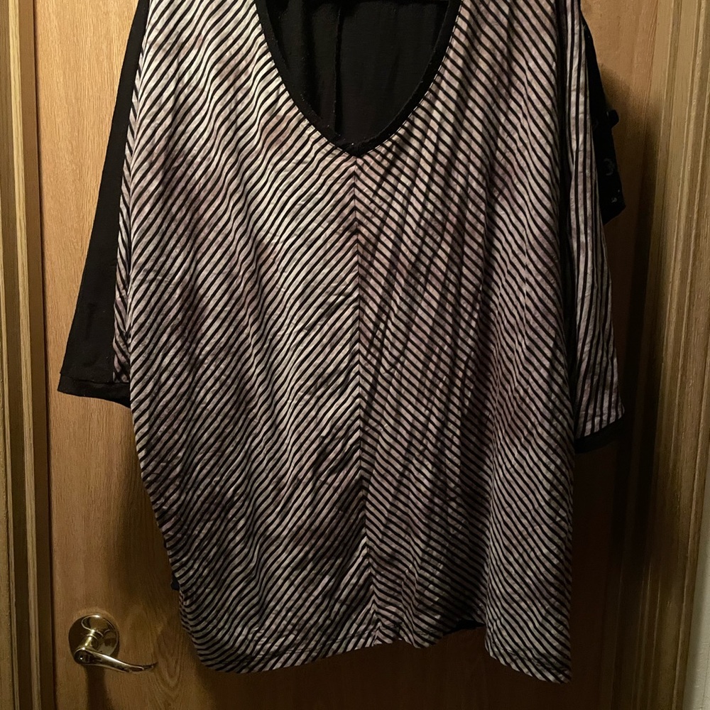 Shirt sleeve knit shirt